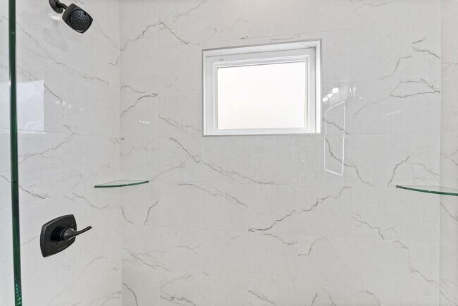 Building Photo - 4106 W Wood St