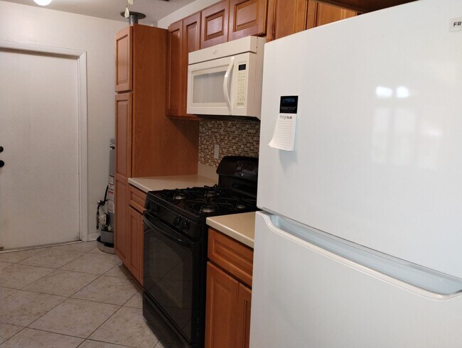 Building Photo - Beautiful 2 Bedroom, 2 Bathroom Home for Rent in Spring Hill, FL!