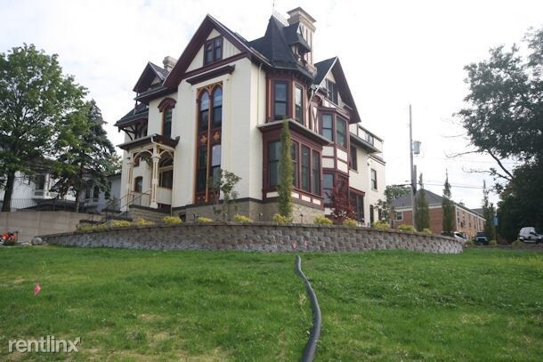 Building Photo - 28 Lafayette Ave NE