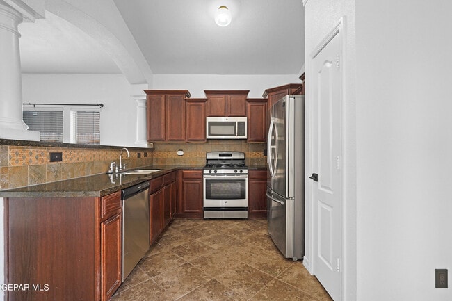 Building Photo - 14696 Jesus Almeida