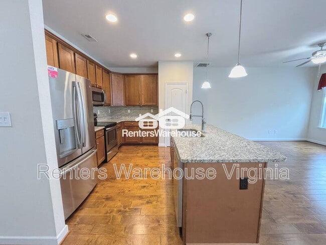 Building Photo - 1128 Winsford Ln