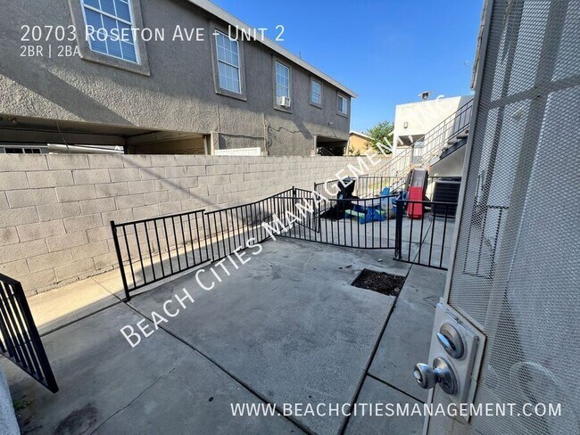 Building Photo - 20703 Roseton Ave