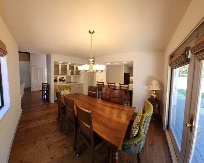 Building Photo - Furnished 3 bed 2.5 bath close to Poly.