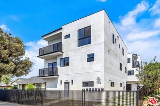 Building Photo - 4073 Saturn St