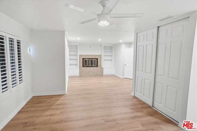 Building Photo - 24124 Mentry Dr