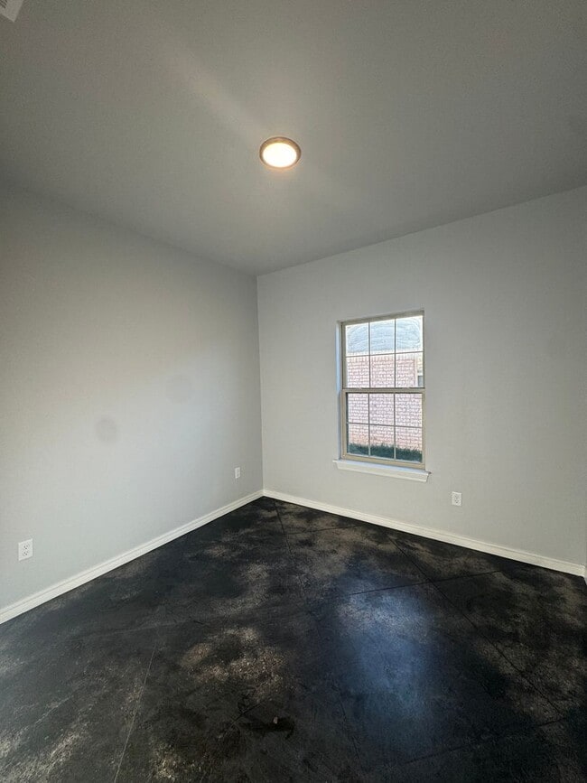 Building Photo - Located in Glendale!!!4bedrooms 2bathrooms 2 car garage NEW Build 2025