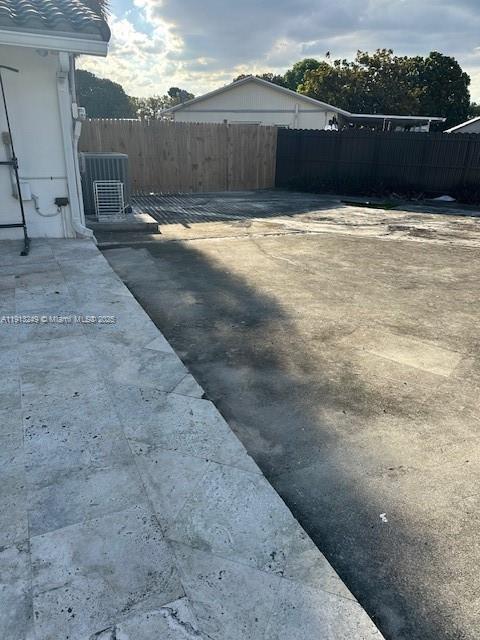 Building Photo - 5531 SW 136th Ct