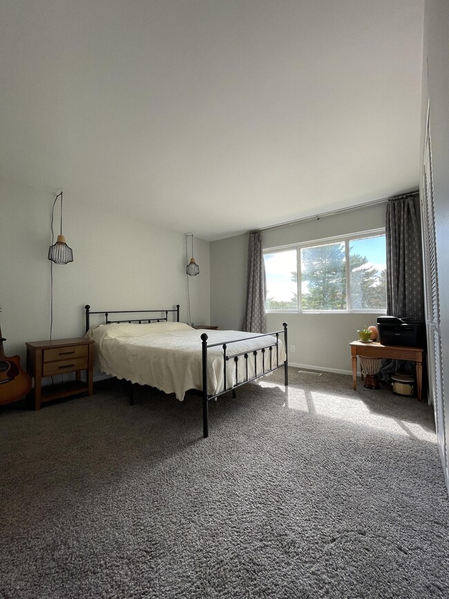 Building Photo - 3569 Kenbrooke Ct