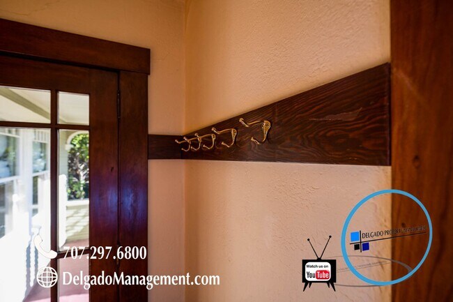 Building Photo - Vallejo Saint Vincent Hill historic home