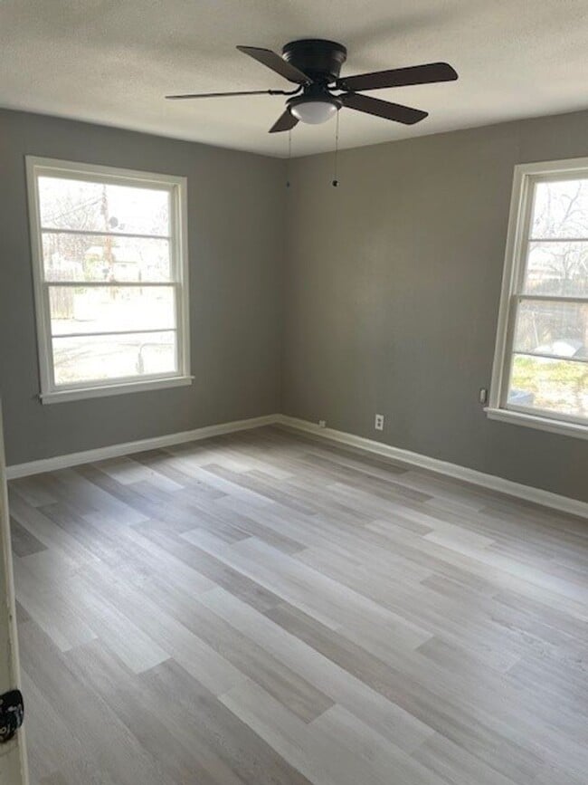 Building Photo - 1415 Hackberry Ave