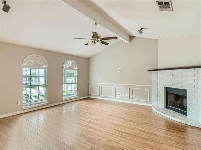 Building Photo - 403 Hollyberry Dr