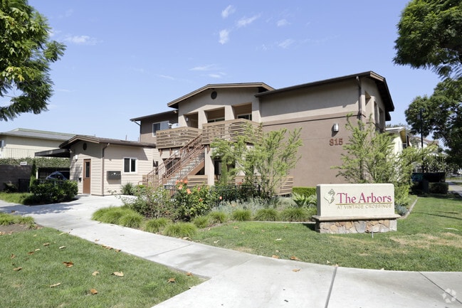 Building Photo - Avon Dakota (Phase I)