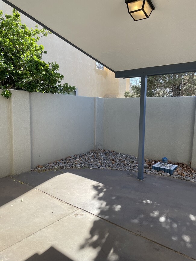 Building Photo - 11504 Lawson Ct NE