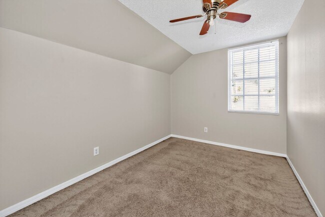 Building Photo - MUST SEE!! Huge 4 Bedroom / 2 Bath Single Family Home For Rent - SECTION EIGHT ACCEPTED