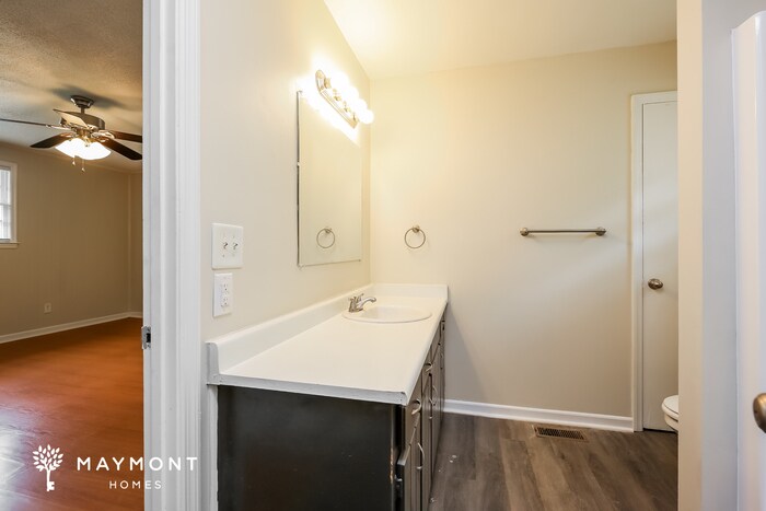 Building Photo - 490 Barnwell Rd