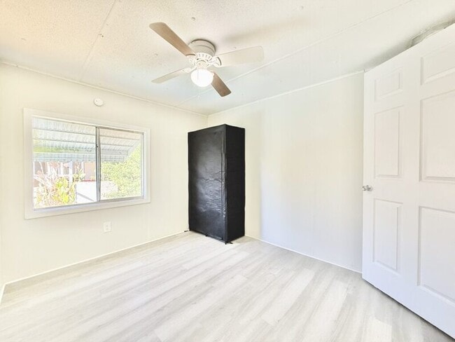 Building Photo - 6519 Sandra Dr