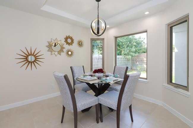 Building Photo - 306 Cinnamon Teal Loop