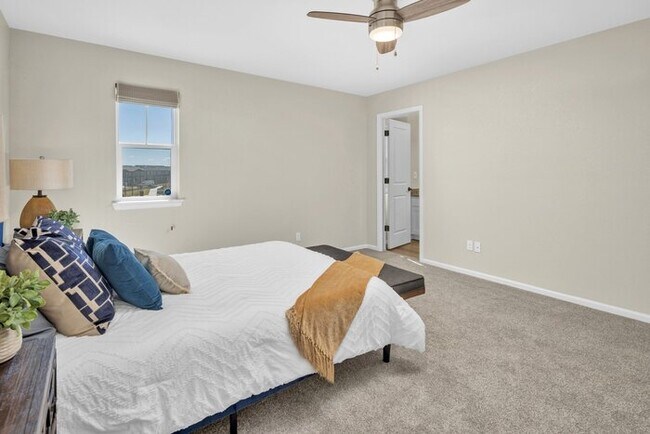 Building Photo - Off-The-Charts Incredible Collier Hill Home