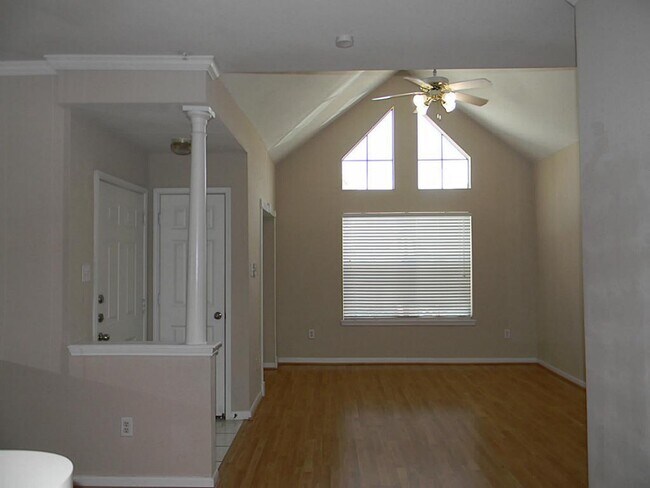 Building Photo - 1330 Old Spanish Trl