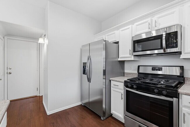 Building Photo - 4265 E Windsor Dr
