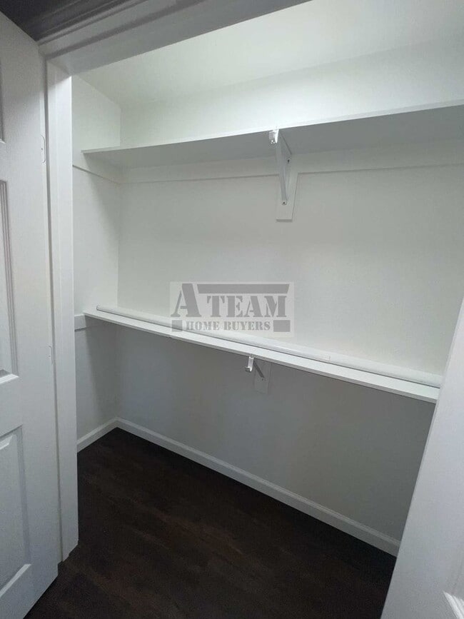 Building Photo - Beautiful Remodeled 3 Bed 1.5 Bath