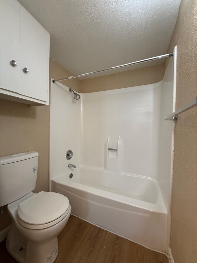 Building Photo - 8000 Winsford Dr