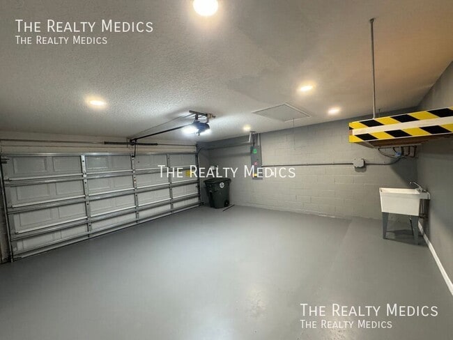 Building Photo - 149 Perfect Dr