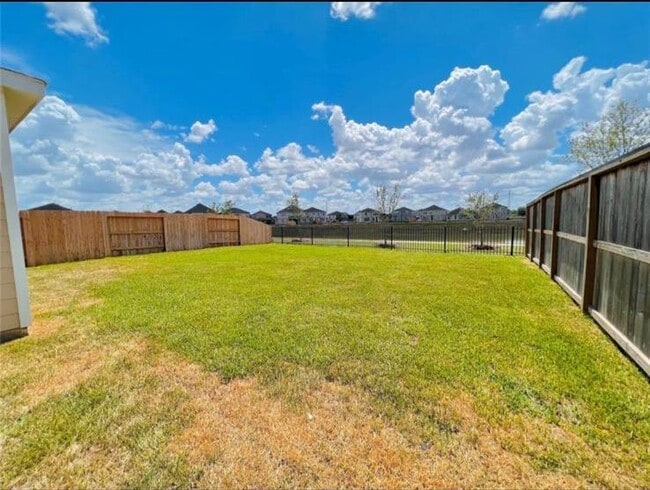 Building Photo - 4939 Hickory Deer Ln