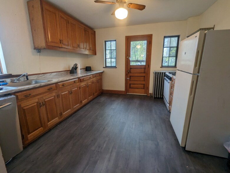 Building Photo - 703 Transverse Ave