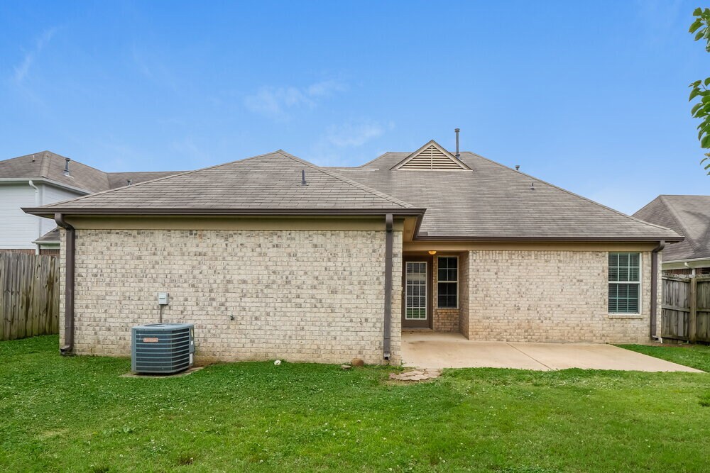 Building Photo - 7959 Ridgedale Dr