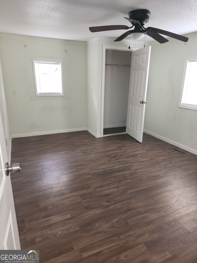 Building Photo - 1373 Elm Cir