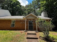 Building Photo - 4925 Farmstead Ct NE