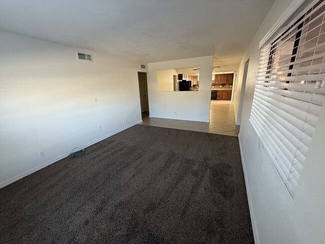 Building Photo - Centrally Located Home with Newer Energy E...