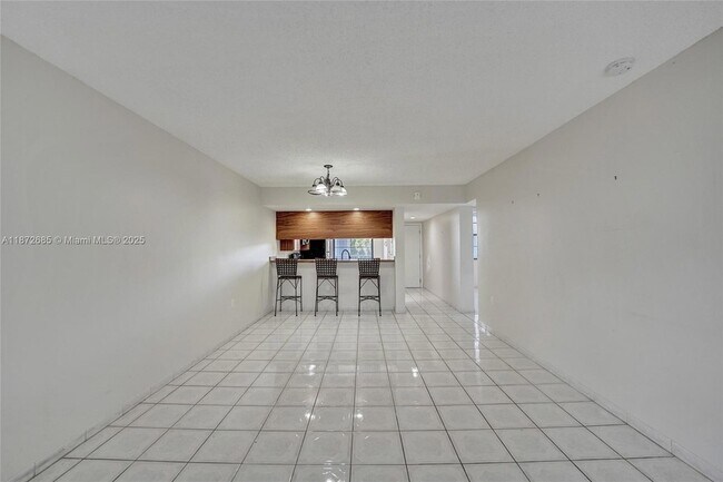 Building Photo - 1502 Whitehall Dr