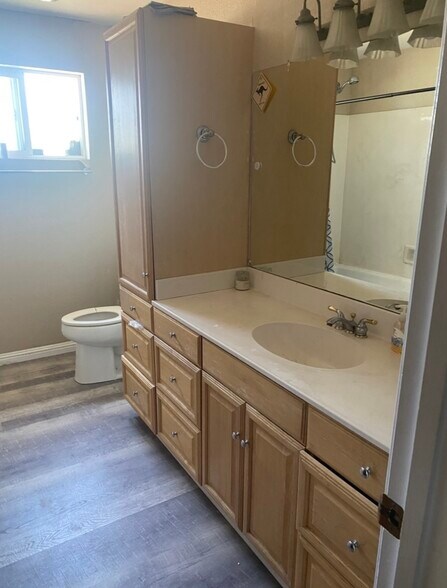 Building Photo - 3220 Comstock Dr