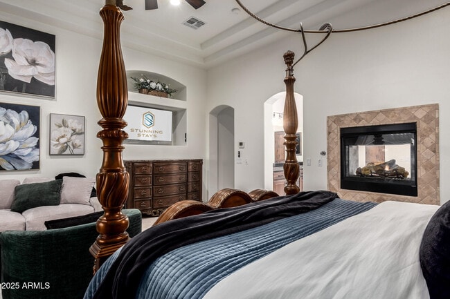 Building Photo - 2506 S 186th Dr