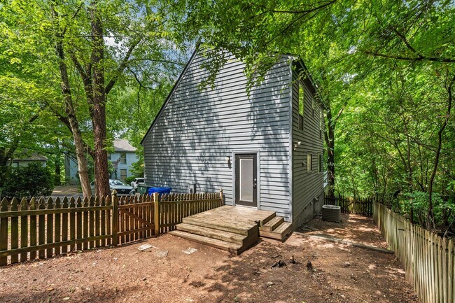 Building Photo - 101 Walden Dr