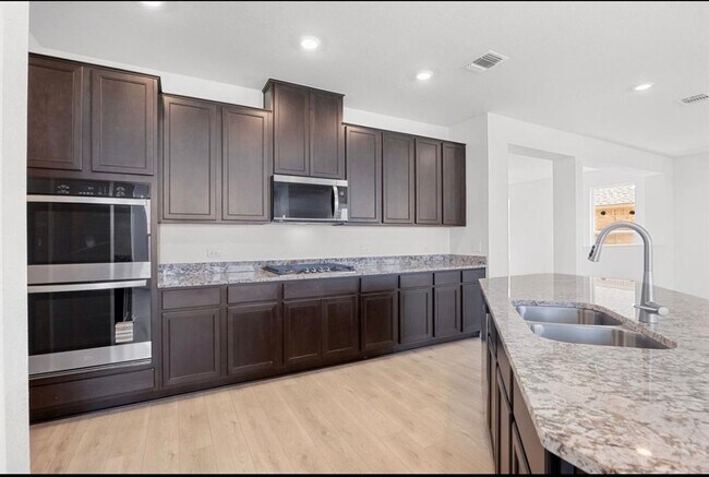 Building Photo - 3720 Cerino Ln