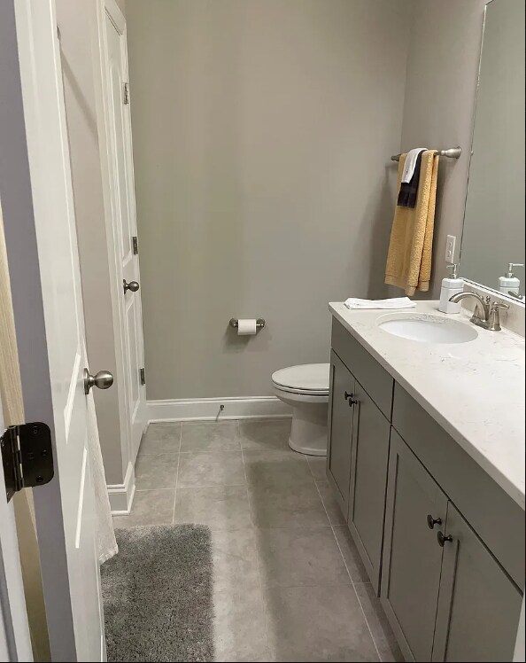 Building Photo - "Charming 3-Bedroom Retreat with 2 Baths and 1944 Sq. Ft. and fenced yard