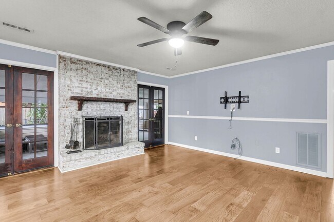 Building Photo - Charming Updated Home with Designer Kitche...