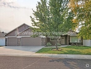 Building Photo - 575 W Elias St