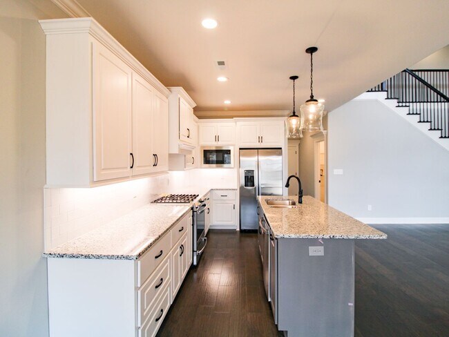Building Photo - Beautiful two story home at Whispering Pines!