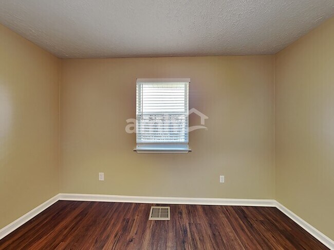 Building Photo - 1245 Kristopher Dr