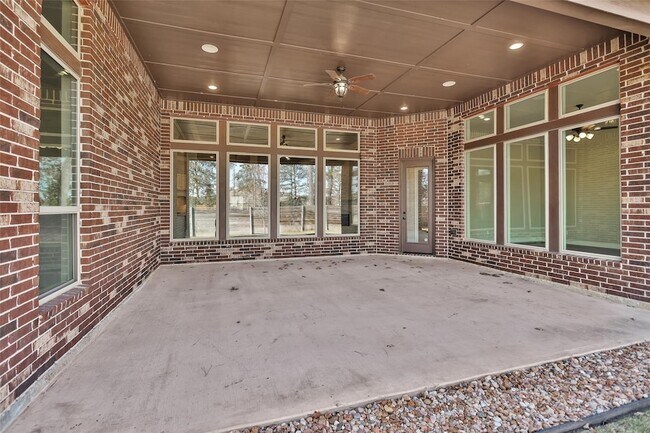 Building Photo - 17339 Camillia Trails