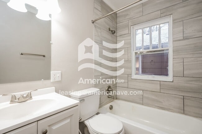 Building Photo - 1346 N Johnson St