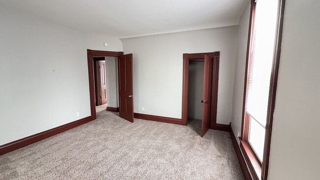 Building Photo - Beautiful Muncie Property!