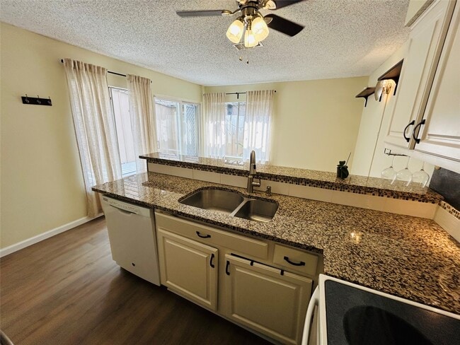 Building Photo - 11699 Village Pl Dr