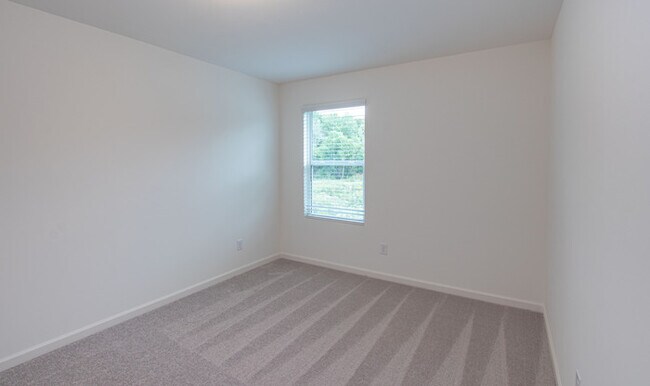 Building Photo - BEAUTIFUL 3 Bedroom in Midland Available A...