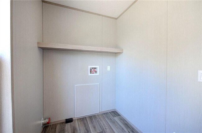 Building Photo - 81 Popham Rd