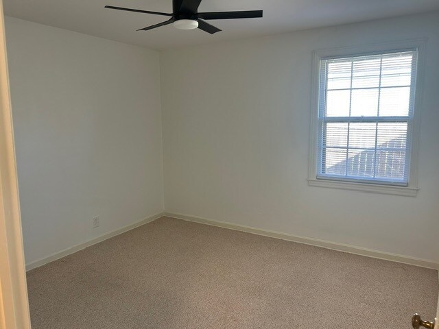 Building Photo - 316 Tamworth Dr